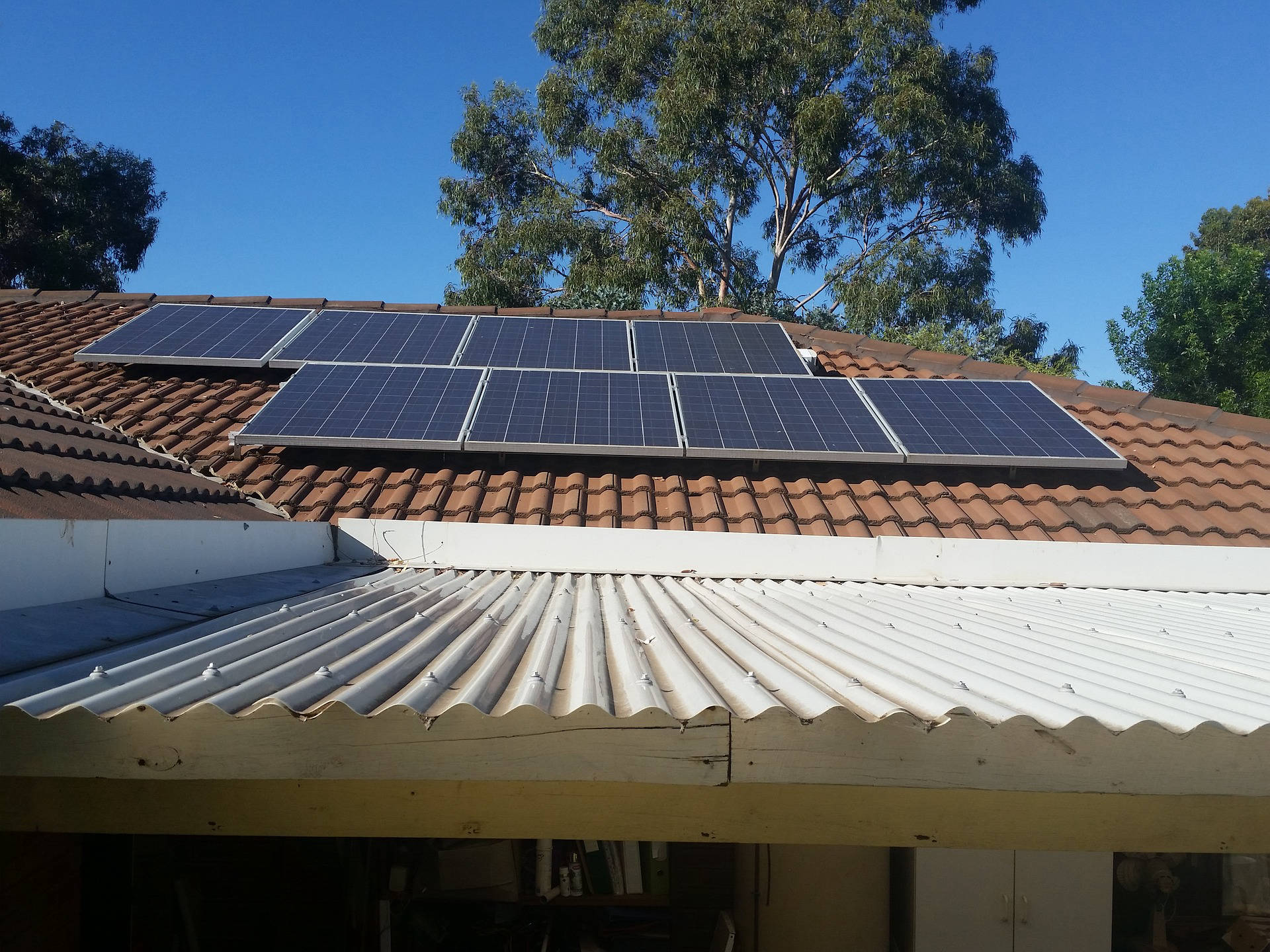 The step-by-step process of buying solar panels for a UK home