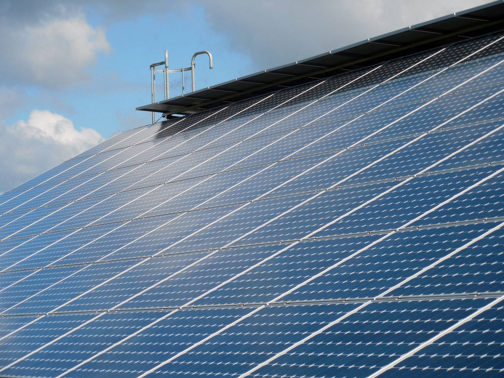 Factors affecting solar panel electricity generation on a UK roof